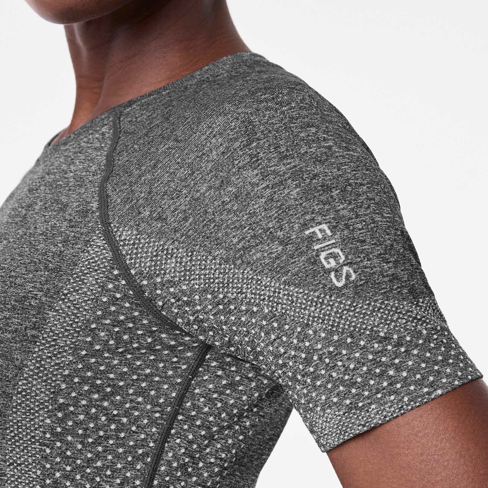 Salta Seamless Short-Sleeve Underscrub - Graphite