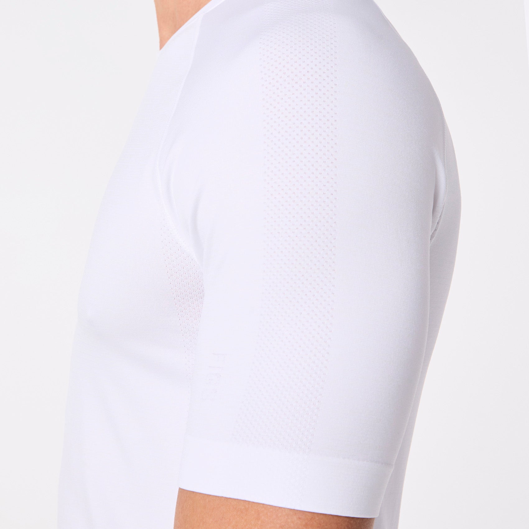 Makato Seamless Short-Sleeve Underscrub - White