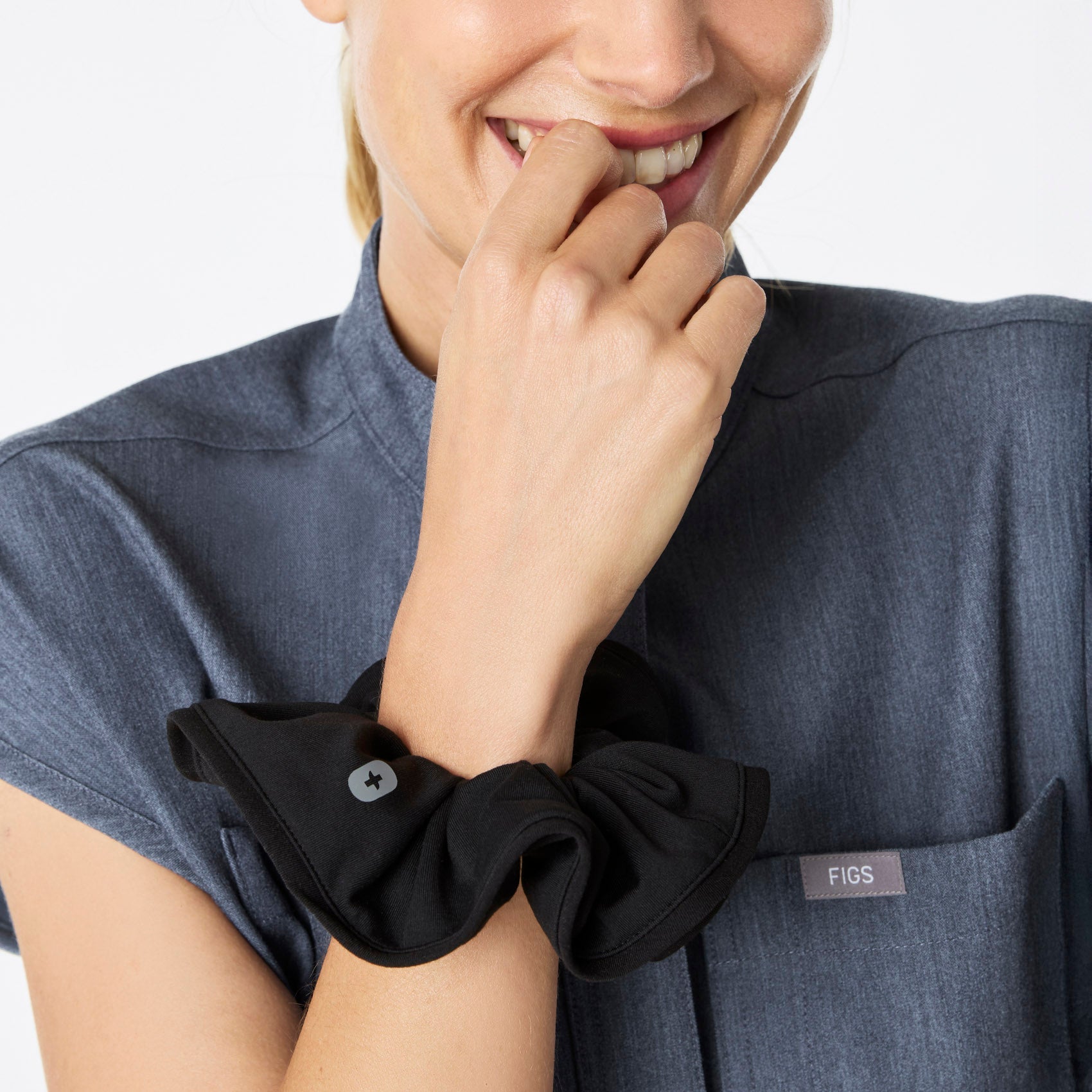 FIGS Scrunchie - Black