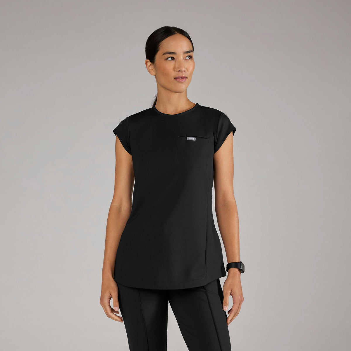 Alma Slim Crewneck Tunic Scrub Top - Black