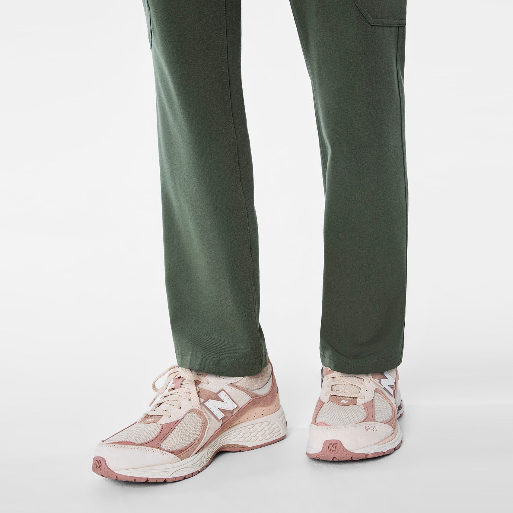 FIGS | New Balance 2002R - Cool Clay
