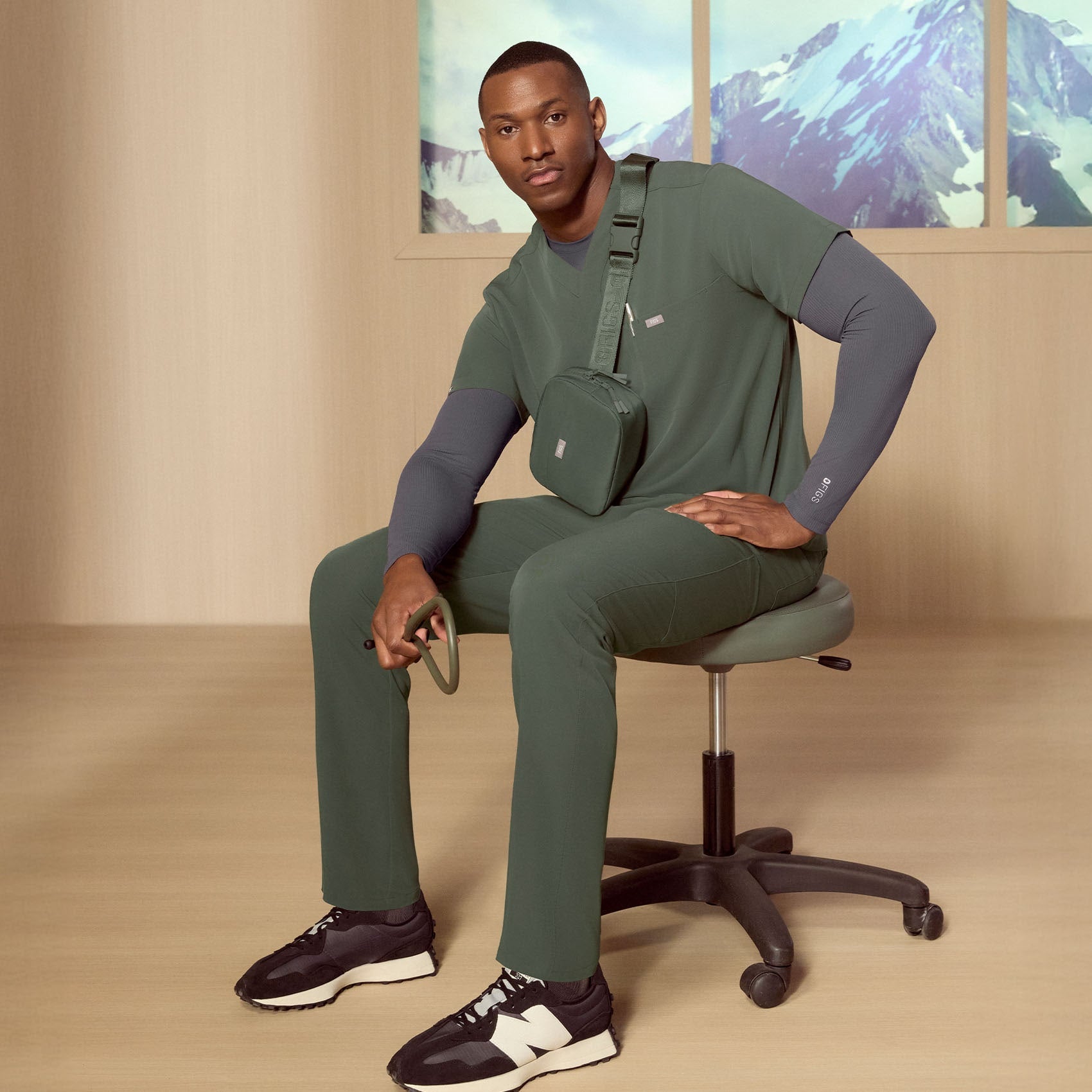 Surrey V-Neck Scrub Top - Moss