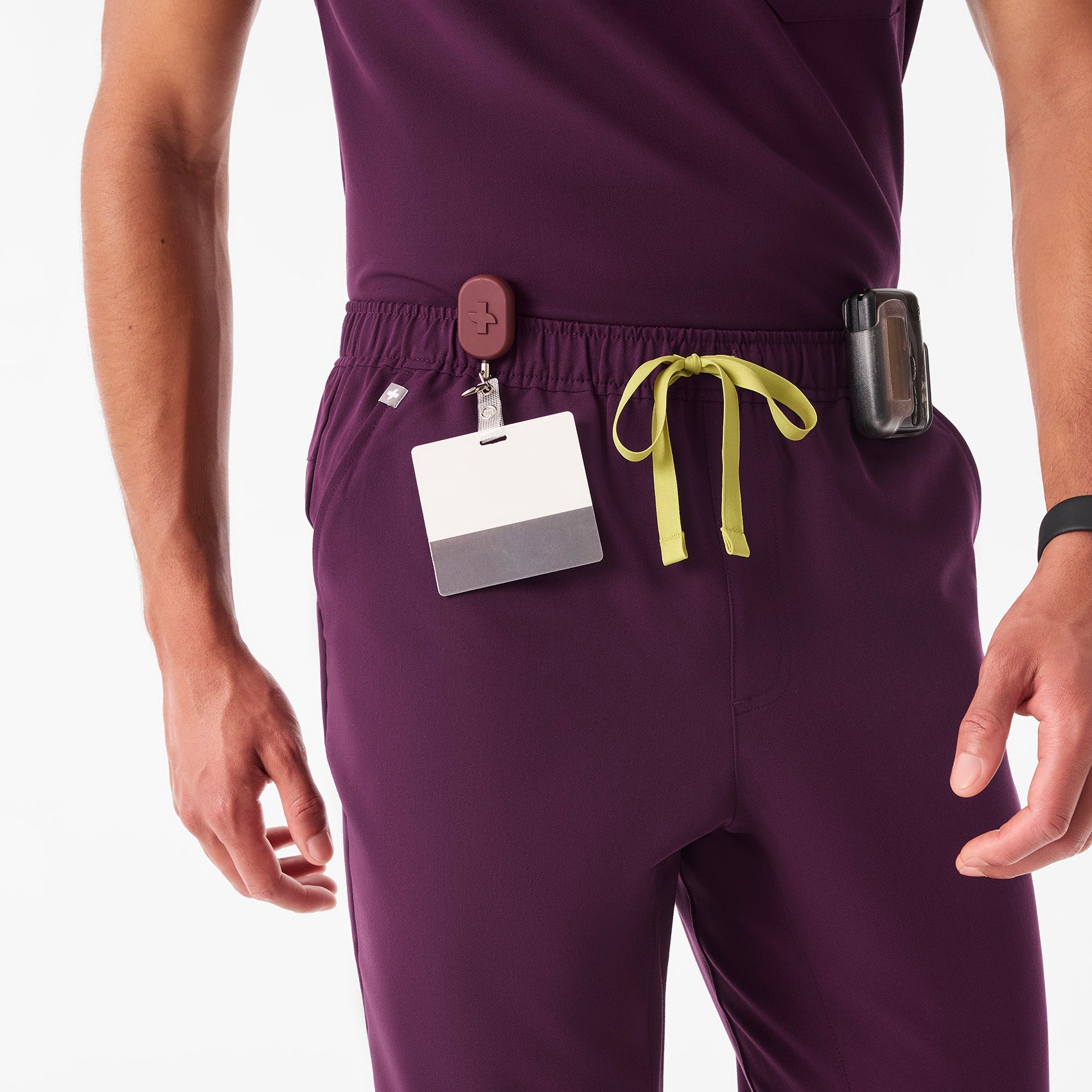 FIGS Logo Badge Reel   - Burgundy